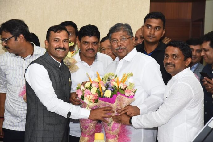 [:en]Congratulations To The Minister Of State For Revenue And Public Works Mr. Chandrakant Dada Patil For His Appointment As Maharashtra BJP State President![:] 1
