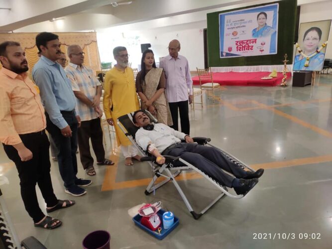 [:en]Blood donation camp[:hi]रक्तदान शिबिर[:] 1