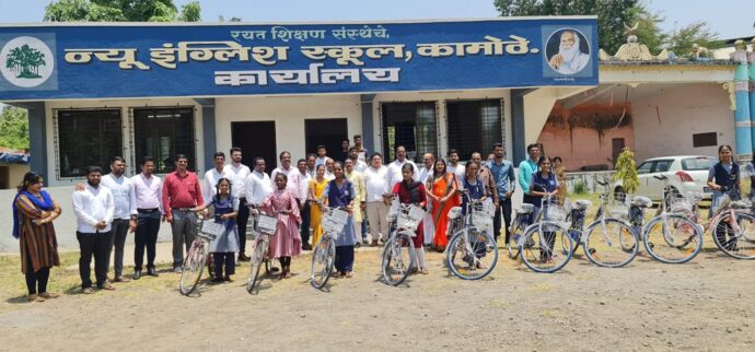 [:en]On the occassion of birthday of Shri Ravi Govari, free cycle distribution[:hi]रवी गोवारी यांच्या वाढदिवसानिमित्त बुधवारी मोफत सायकल वाटप[:] 1