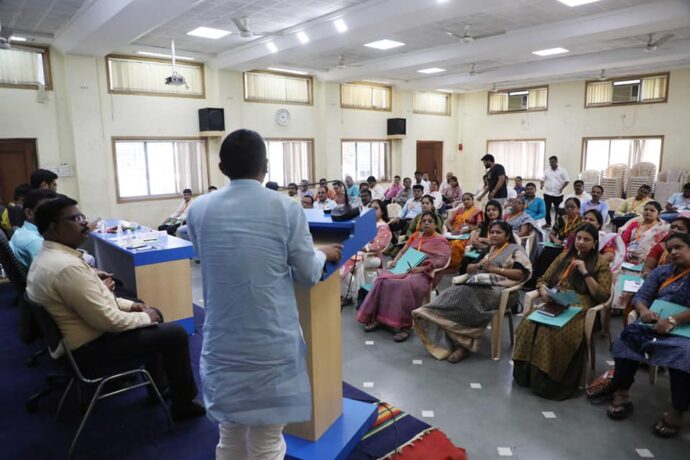 [:en]Uttar Raigad organised an oratory and communication skills training camp  for political activists[:hi]उत्तर रायगडच्यावतीने राजकीय कार्यकर्त्यांसाठी वक्तृत्वकला आणि संवादकौशल्ये प्रशिक्षण शिबिराचे आयोजन[:] 1